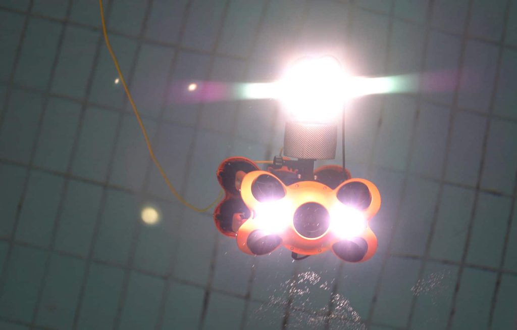 drone sous-marin, éclairage puissant